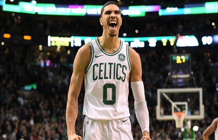 Σπουδαία εμφάνιση και μοναδικό ρεκόρ για τον Τέιτουμ! (vid)