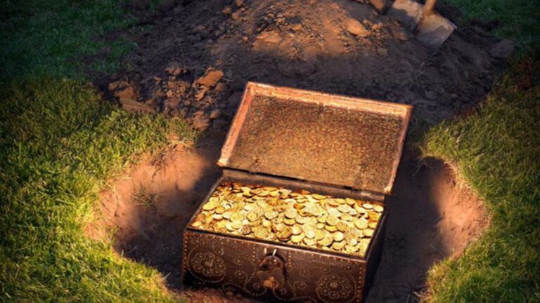 Ζευγάρι βρήκε θαμμένα στον κήπο του 52.000 δολάρια!