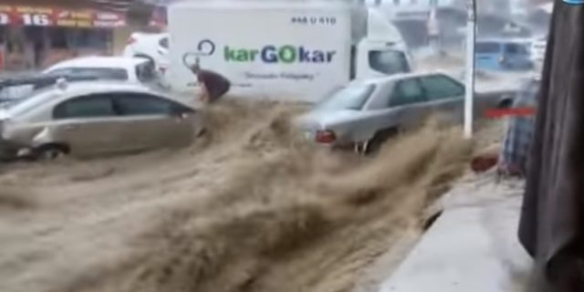 Θεομηνία: Βούλιαξε η Άγκυρα (video)