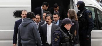 Κοινωνία: Σε στρατόπεδο οι 8 Τούρκοι αξιωματικοί