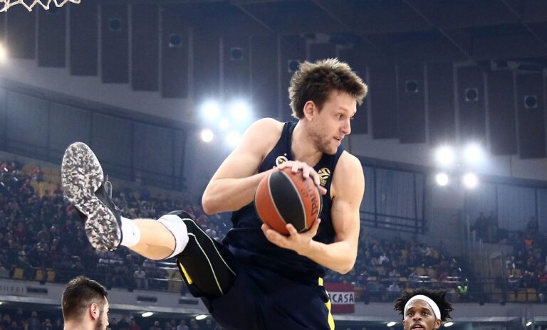 Στη Θεσσαλονίκη με… καφεδάρα ο Βέσελι (pic)