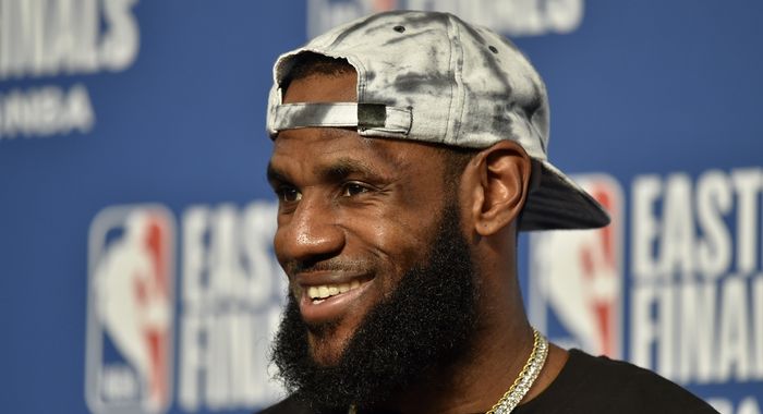 Ο Λεμπρόν έστειλε τις τιμές των εισιτηρίων στα ύψη