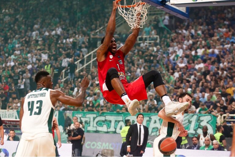 Παπά-break με «στρατηγό» Σφαιρόπουλο