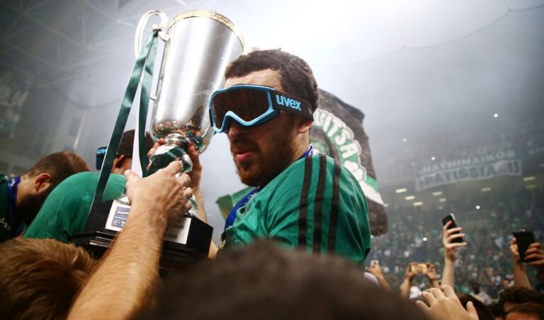 Χορός εκατομμυρίων γύρω από τον Μάικ Τζέιμς