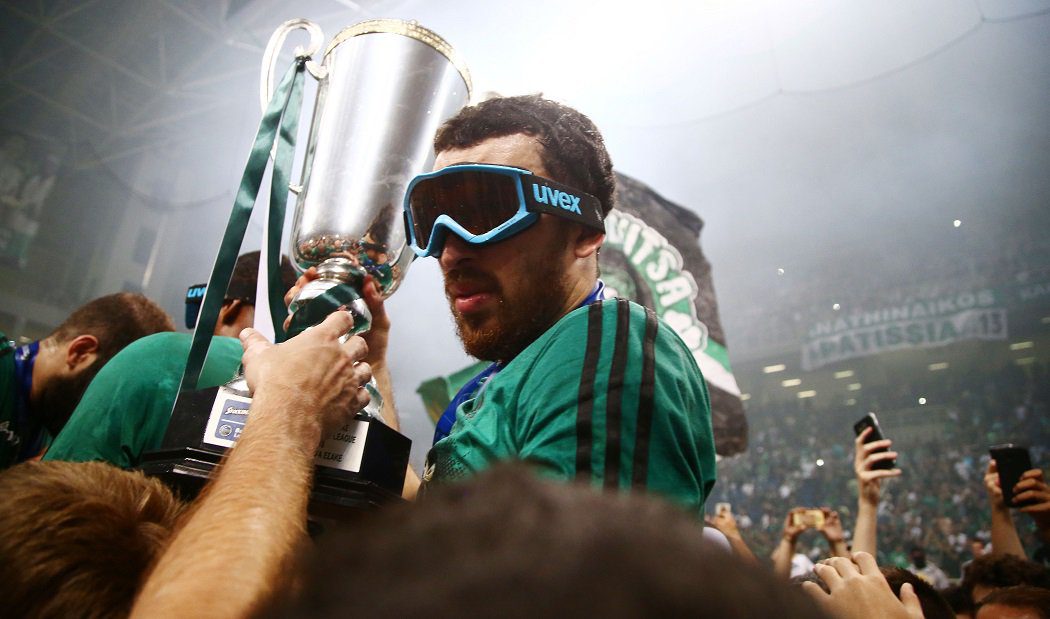 Χορός εκατομμυρίων γύρω από τον Μάικ Τζέιμς