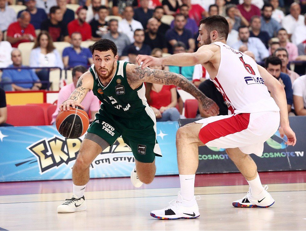 Το Μιλάνο διαπραγματεύεται με τον Μάικ Τζέιμς