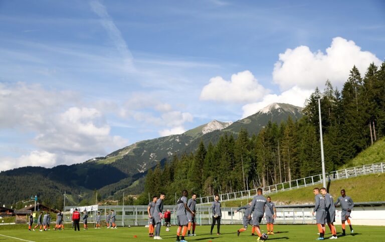 Ερυθρόλευκες οι αυστριακές Άλπεις! (pics)