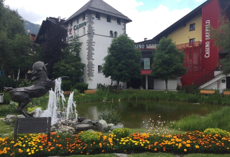 Παράδοση, ντιζάιν και έργα στο Ζέεφελντ (pics+vids)