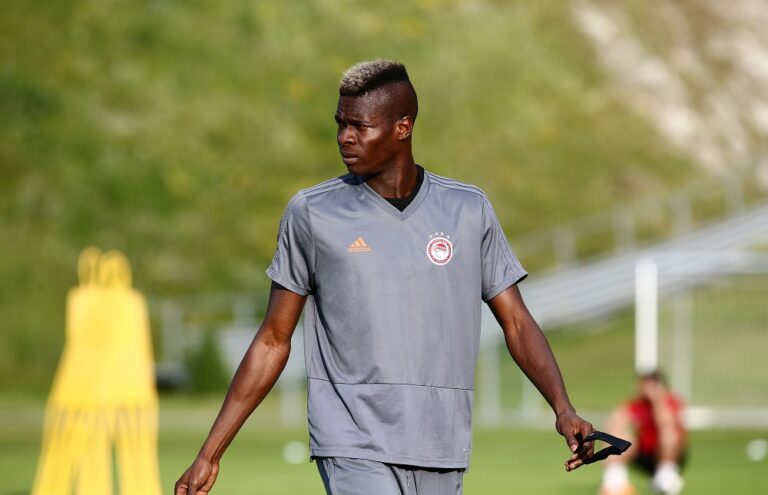 Αμφίβολος με Βάτενς ο Σισέ