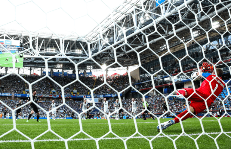 Μόνο η φανέλα δεν αρκεί! (vid)