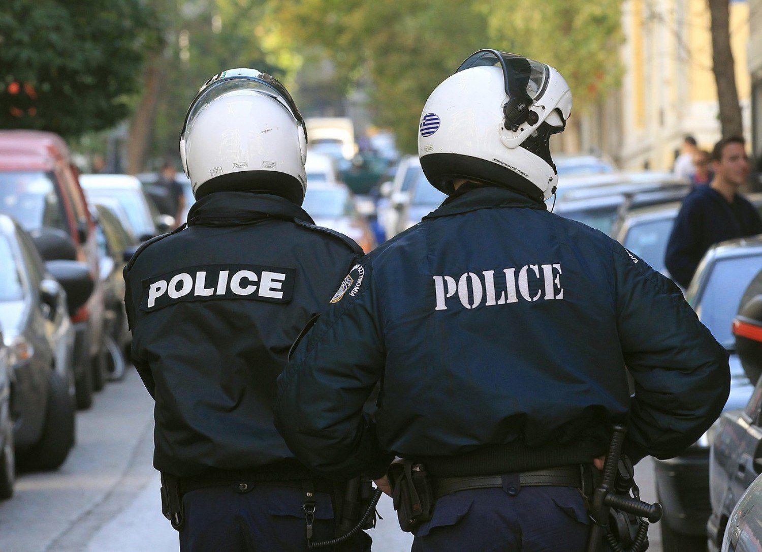 Δύο αστυνομικοί τραυματίες από επίθεση χούλιγκανς στην Πατησίων