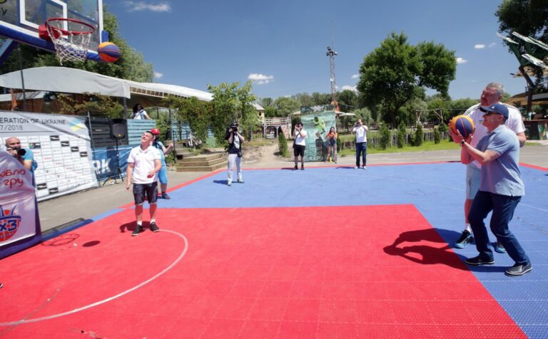 Βολκόφ και Μπούμπκα το έριξαν στο μπάσκετ (pics)