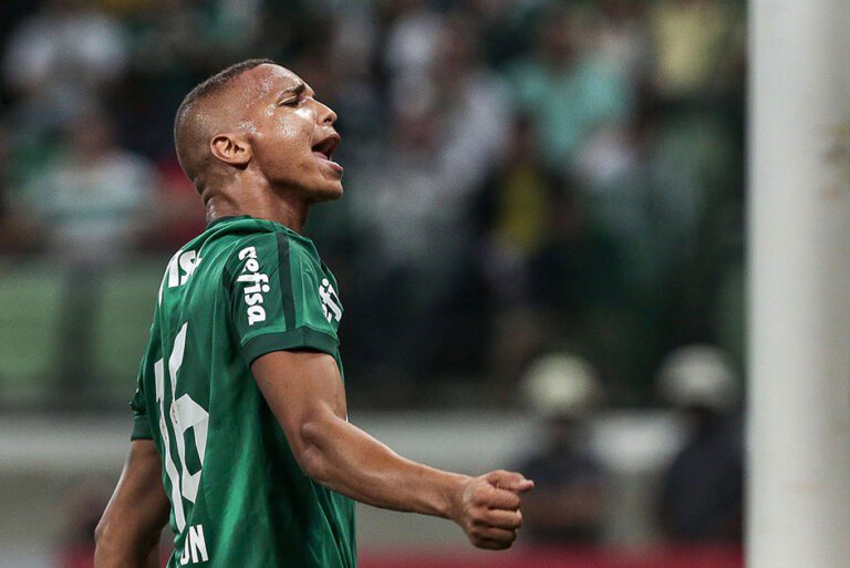 Δεν βρίσκει χρόνο στην Παλμέιρας ο Ντέιβερσον