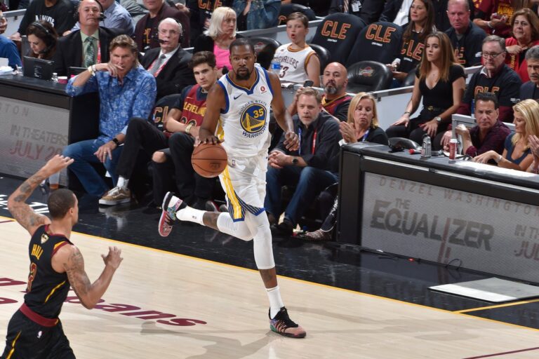 Ένα βήμα πριν το πρωτάθλημα οι Γουόριορς του «διαστημικού» Ντουράντ! (vid)