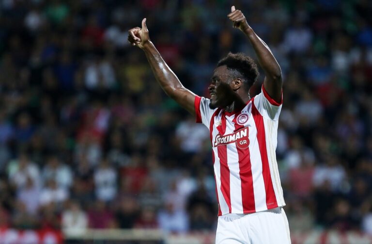 Εμενίκε: «Είναι όλα ψέματα»