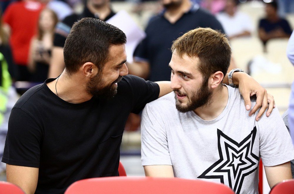 Είδαν το ντέρμπι οι Φορτούνης και Μανιάτης