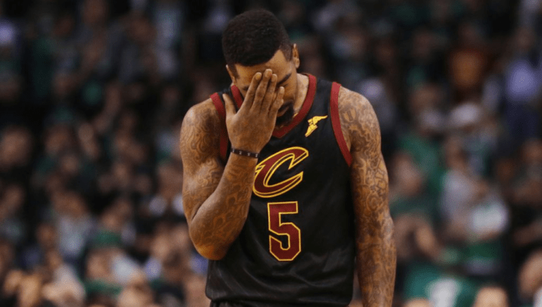 «Χρυσή» η φανέλα του Τζέι Αρ Σμιθ