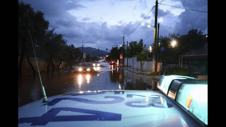 Μάνδρα: Αποκαταστάθηκε η κυκλοφορία των οχημάτων
