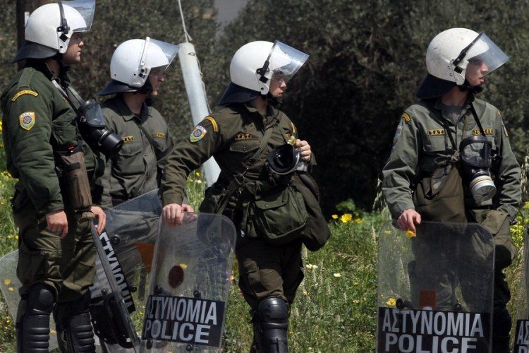 Θεσσαλονίκη: Επείγουσα προκαταρκτική εξέταση για την επίθεση με μολότοφ κατά των ΜΑΤ