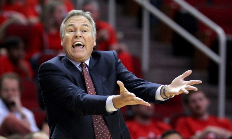 Παραμένει στους Ρόκετς ο Μάικ Ντ’Αντόνι