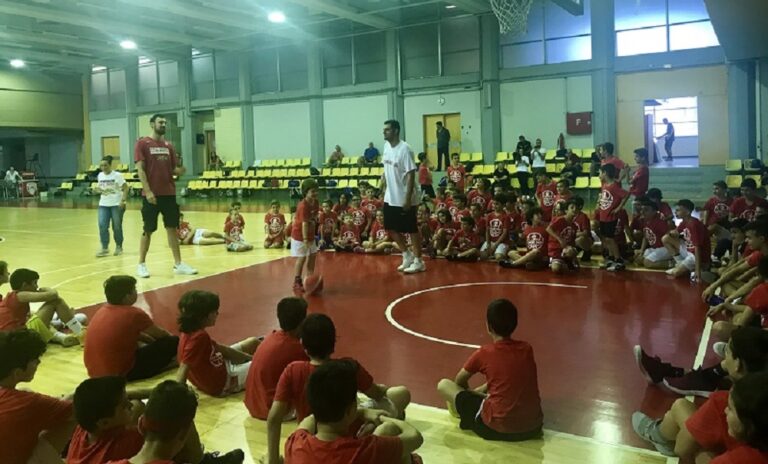 Στις Aκαδημίες του Ολυμπιακού ο Μιλουτίνοφ (pics, vid)