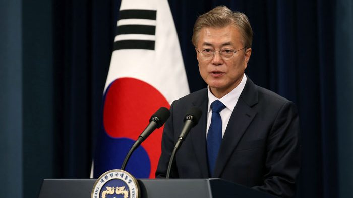 Ο πρόεδρος της Νότιας Κορέας παρακολούθησε τη συνάντηση Τραμπ- Κιμ Γιονγκ Ουν