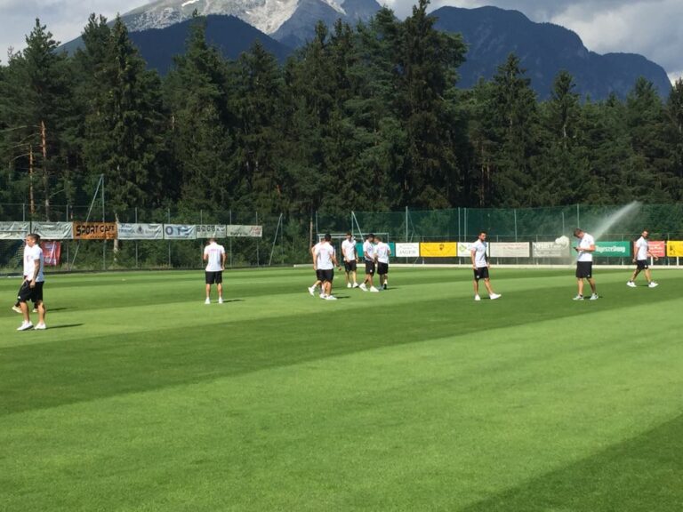 VIDEO: Η είσοδος των παικτών του Ολυμπιακού
