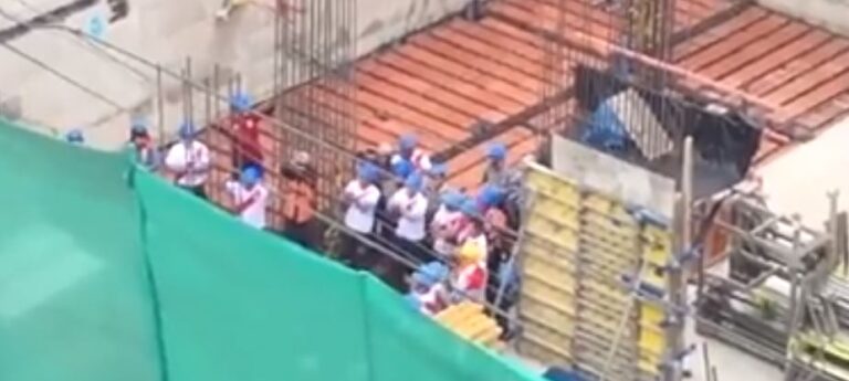 Περουβιανοί εργάτες κάνουν εξέδρα σε οικοδομή! (vid)