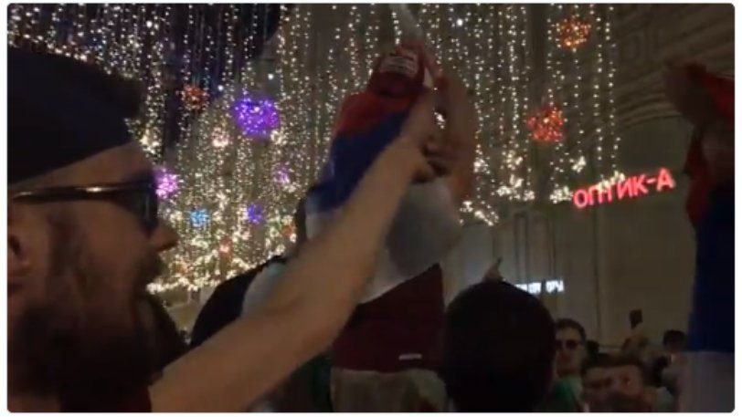 Συνθήματα για Σερβία και Κόσοβο από τους Ρώσους οπαδούς! (vid)