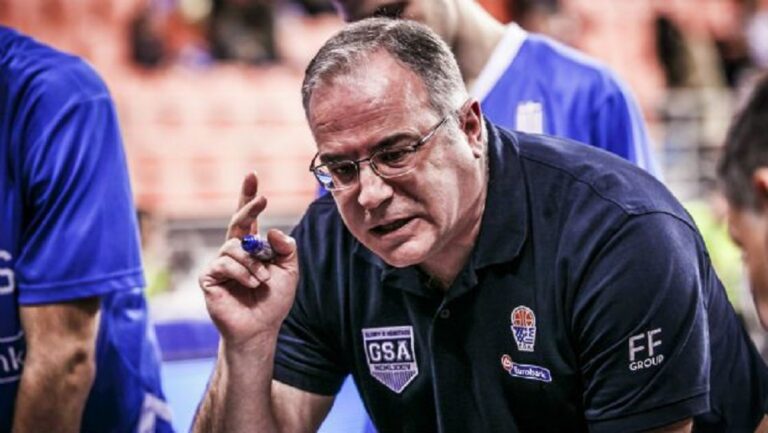 Σκουρτόπουλος: «Τα παράθυρα βοηθούν να γίνουμε ομάδα»