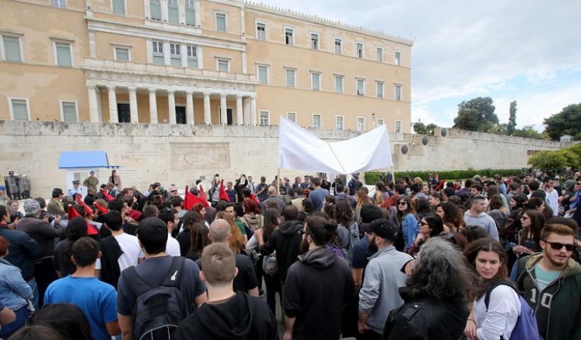 Ψηφίζεται το πολυνομοσχέδιο – Χάος η Αθήνα