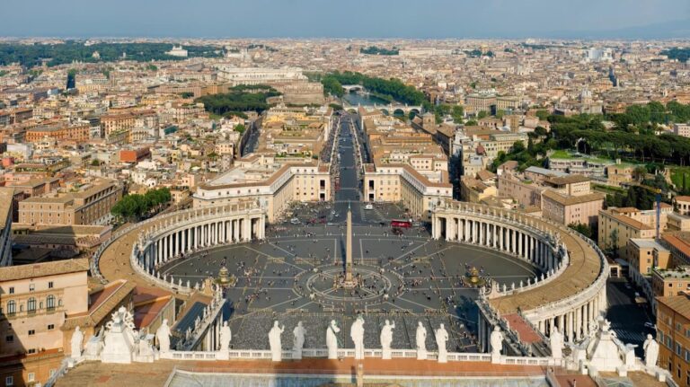 Ποινική δίωξη κατά ιερέα στο Βατικανό για παιδική πορνογραφία