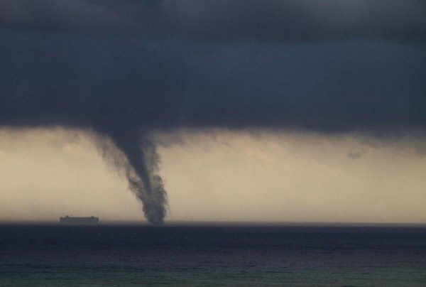 Σέριφος-Κύθηρα: Η «Νεφέλη» έφερε μέχρι και υδροστρόβιλους (vid)