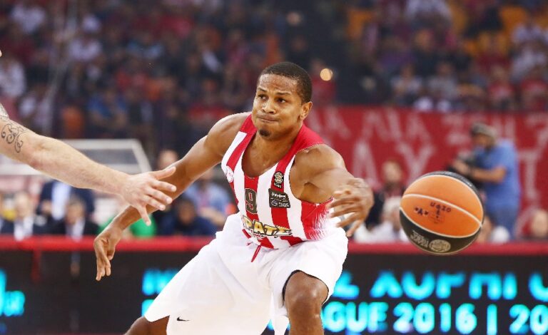 Στη Ναντέρ ο Γουότερς (pic)