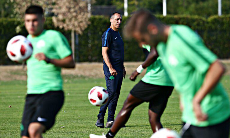 Δώνης στους παίκτες: «Βάλτε γκολ!»