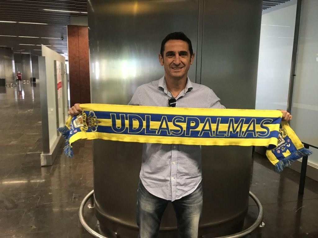 Γελούν και τα μουστάκια του Χιμένεθ…