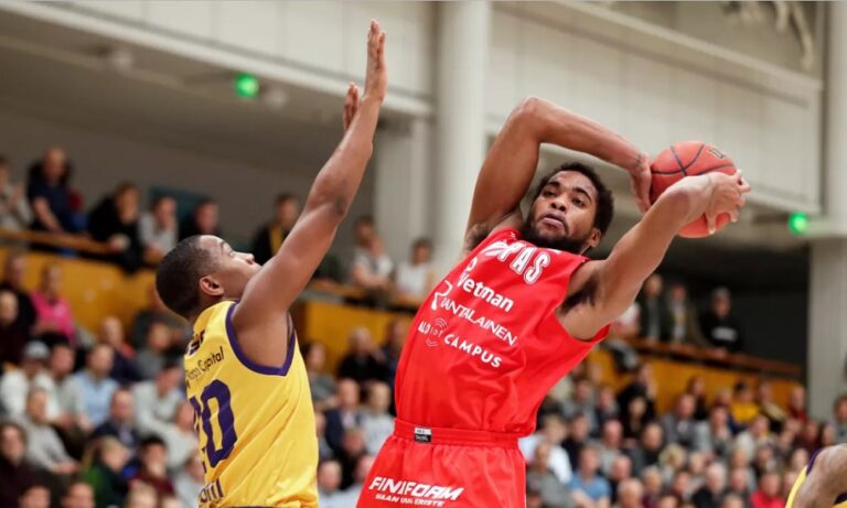 Κλείνει Χόκινς ο Χολαργός