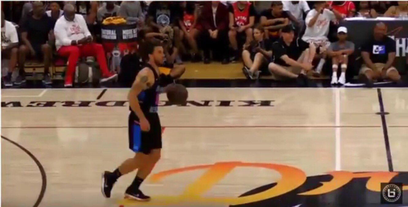 Και ο Μάικ Τζέιμς στη Drew League (vid)