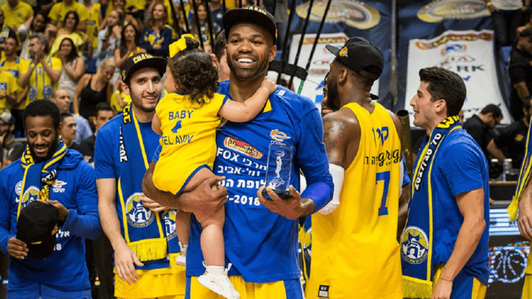 Συνεχίζει στη Μακάμπι ο Τάιους (vid)