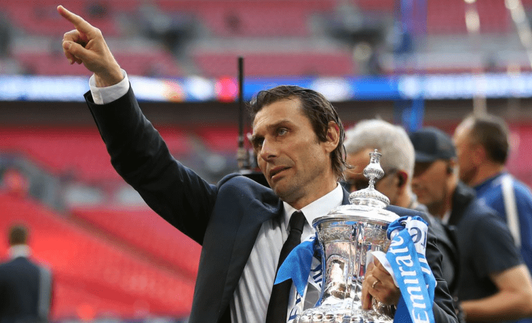 «Ανακοινώνεται η αποχώρηση του Κόντε»