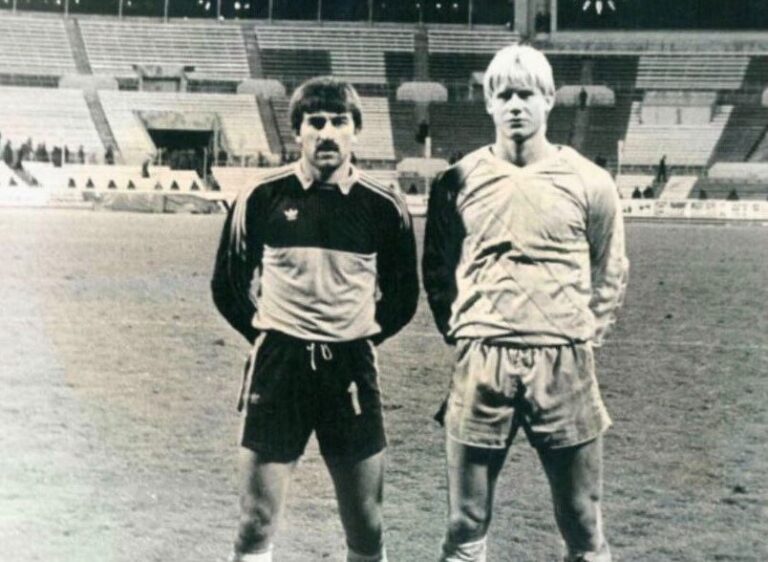 Κι όμως χαμογελάει! Ο Στάνισλαβ Τσερτσέσοβ με τον Πέτερ Σμάιχελ