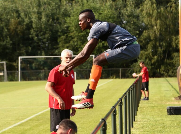 Η πρώτη προπόνηση στο Γκενκ (vid)
