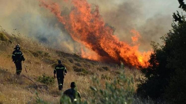 Κρήτη: Σε εξέλιξη πυρκαγιά στη Σητεία