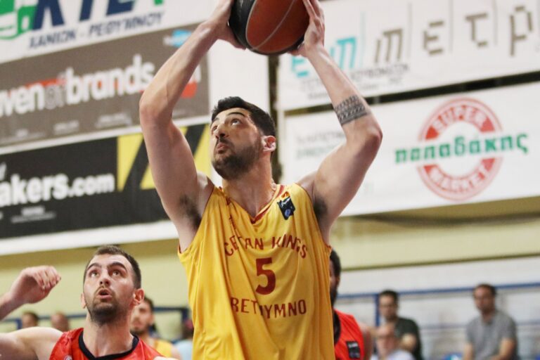 Ο Κώττας στον Χολαργό