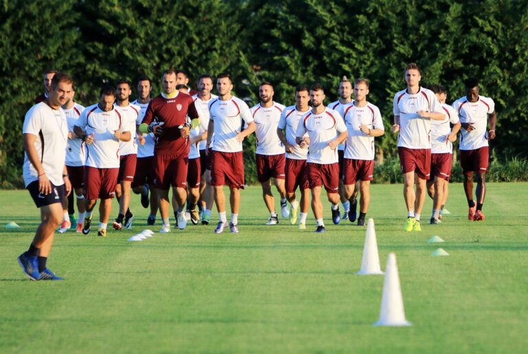 Ανοιχτή προπόνηση και παρουσίαση στην Λάρισα