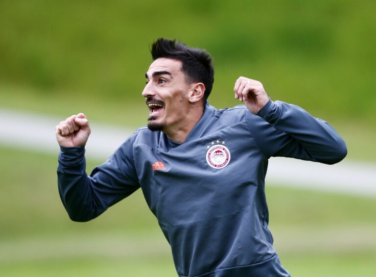 «Πόλεμος» για Λάζαρο: Όλες οι τοποθετήσεις Ολυμπιακού, ΑΕΚ