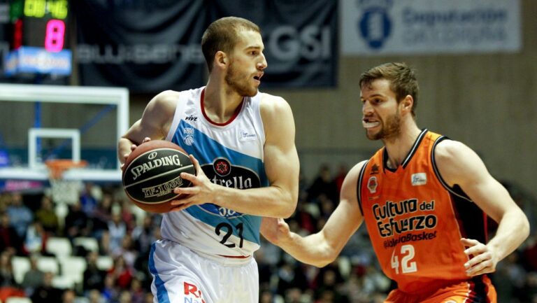 Στη Βαλένθια ο Ματ Τόμας