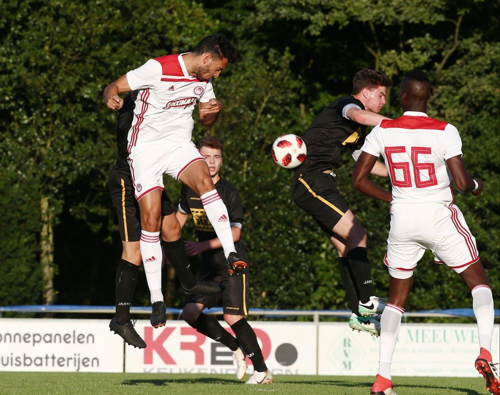 Αρέσει το σχήμα με τους τρεις πίσω