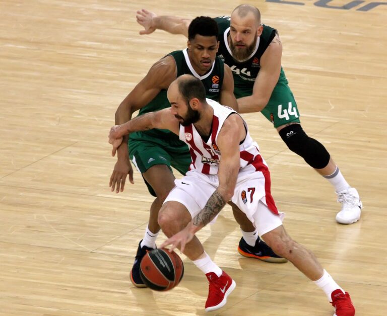 Ο Τουπάν κόντρα στον Ολυμπιακό (pics/vid)