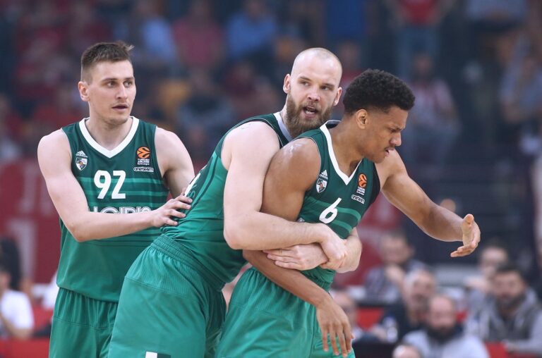 Το ευχαριστώ της Ζαλγκίρις στον Τουπάν (vid)